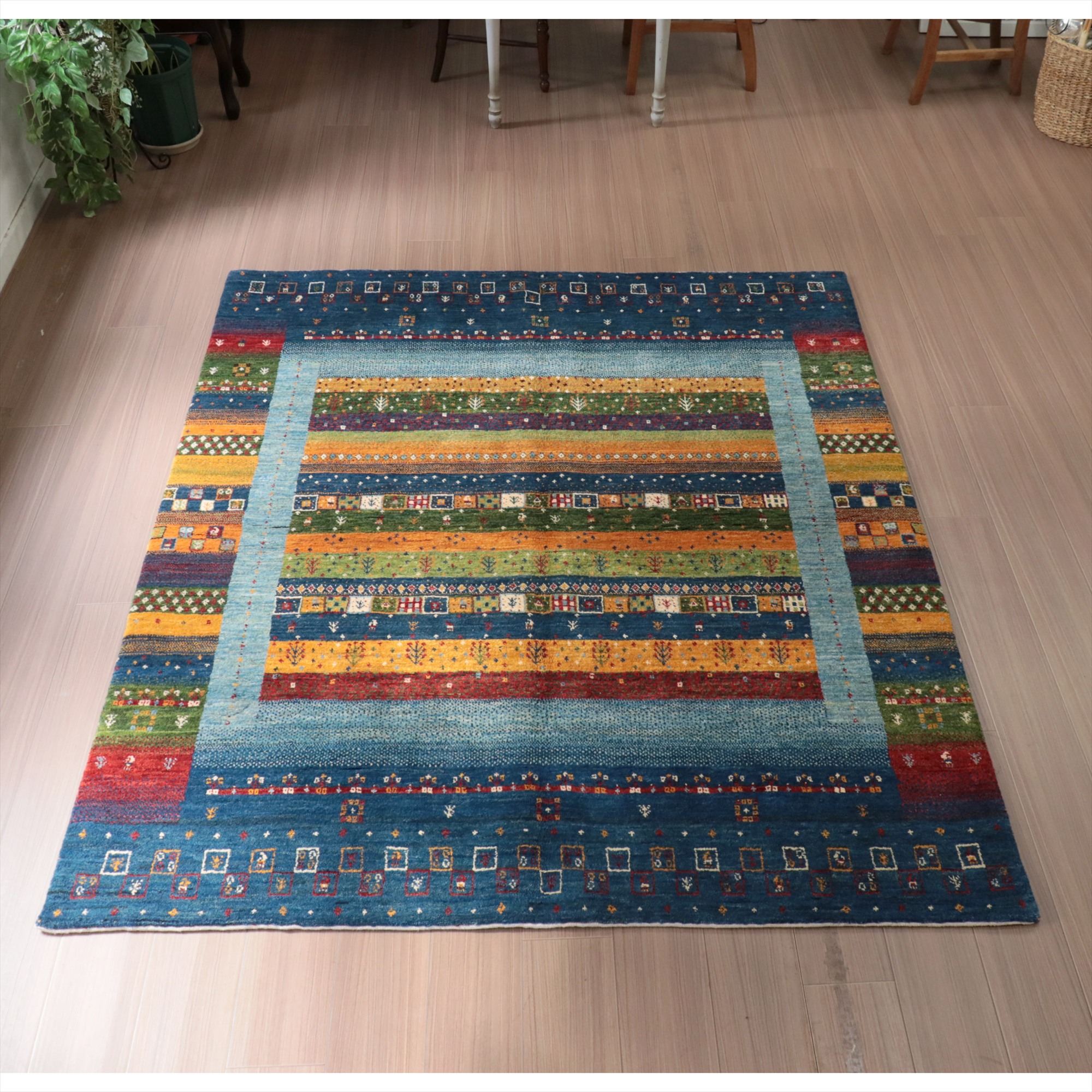 Gabbeh Nowbaft　ギャッベ　ノウバフト 200x169cm 色彩豊かなストライプ　緻密なモチーフ