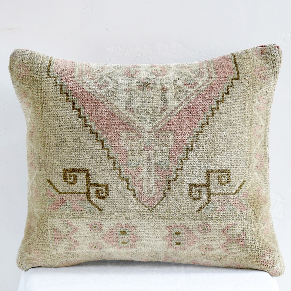 ヴィンテージ　パイル織りラグ　クッションカバー50×42cm ブリーチしたアンティーク加工