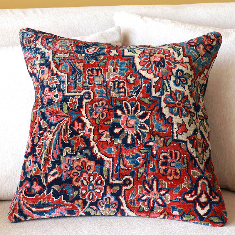 ヴィンテージラグ パイル織りラグ　クッションカバー45cmサイズ 45×44cm トルコ絨毯 ヘレケ　レッド＆ネイビー　フラワー