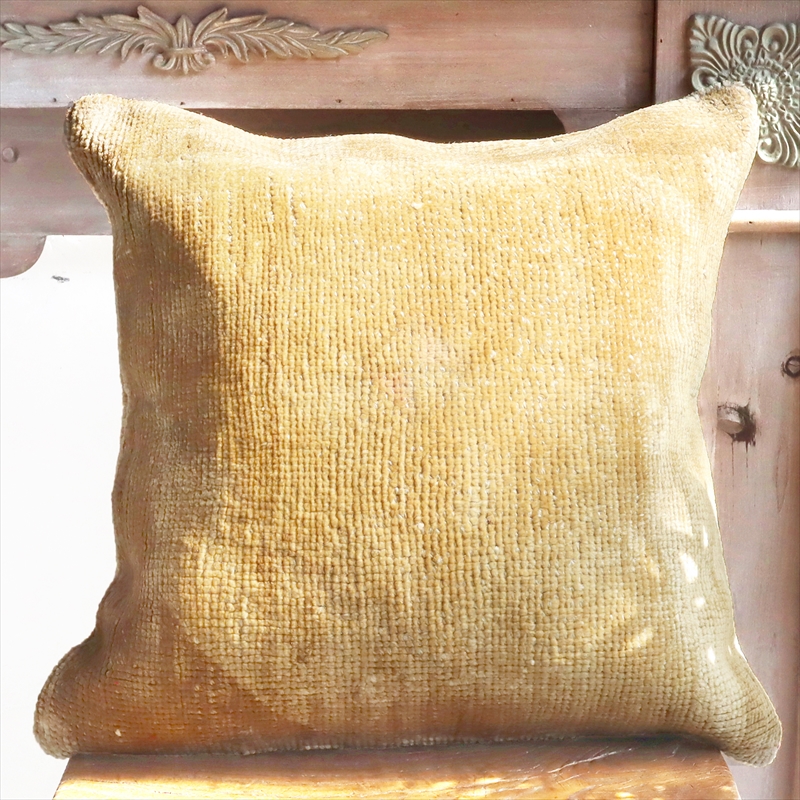 ヴィンテージラグ クッションカバー パイル織りラグ　クッションカバー50cmサイズ トルコ絨毯 ブリーチしたアンティーク加工