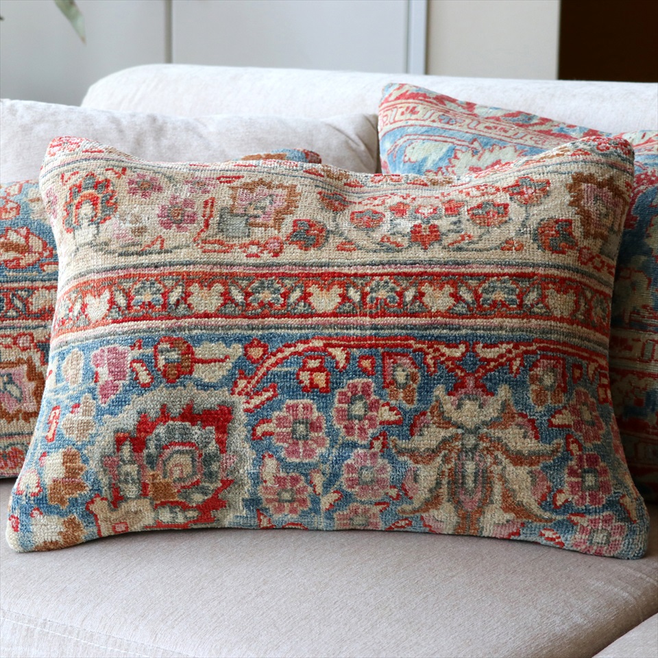 トライバルラグ　絨毯クッション50×36cm コンヤ　ブルー＆レッド/横長 Lumber Pillow