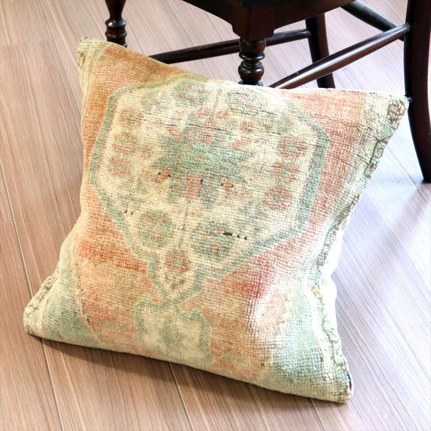 ヴィンテージラグクッションカバー 45×43cmコンヤ　手織り絨毯　ヤストゥク