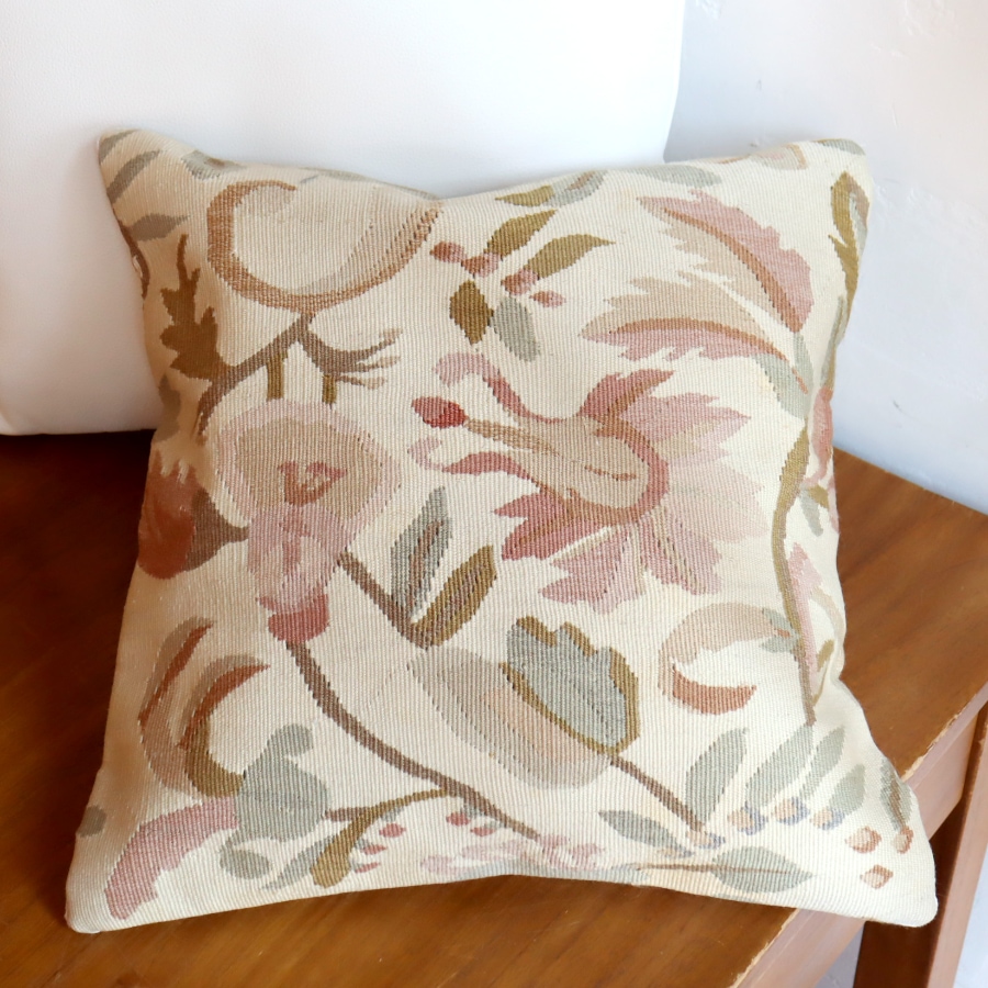 オールドキリムクッションカバー　40cm /Old Kilim Cushion ルーマニア　ベージュ