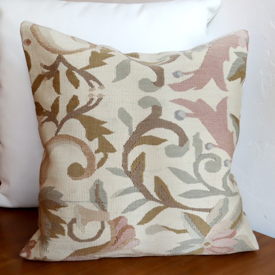 オールドキリムクッションカバー　40cm /Old Kilim Cushion ルーマニア　ベージュ