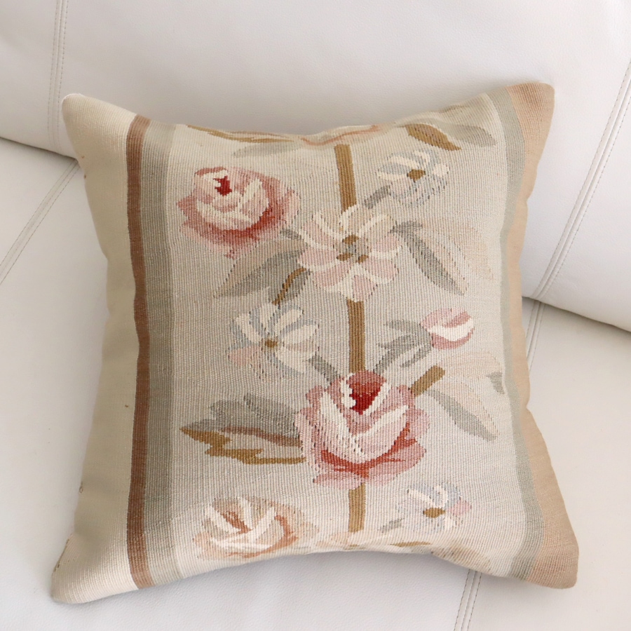 オールドキリムクッションカバー　40cm /Old Kilim Cushion ルーマニア　ベージュ