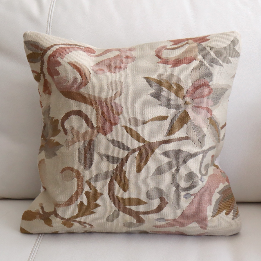 オールドキリムクッションカバー　40cm /Old Kilim Cushion ルーマニア　ベージュ