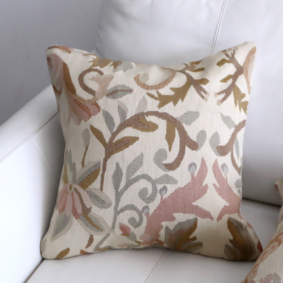 オールドキリムクッションカバー　40cm /Old Kilim Cushion ルーマニア　ベージュ